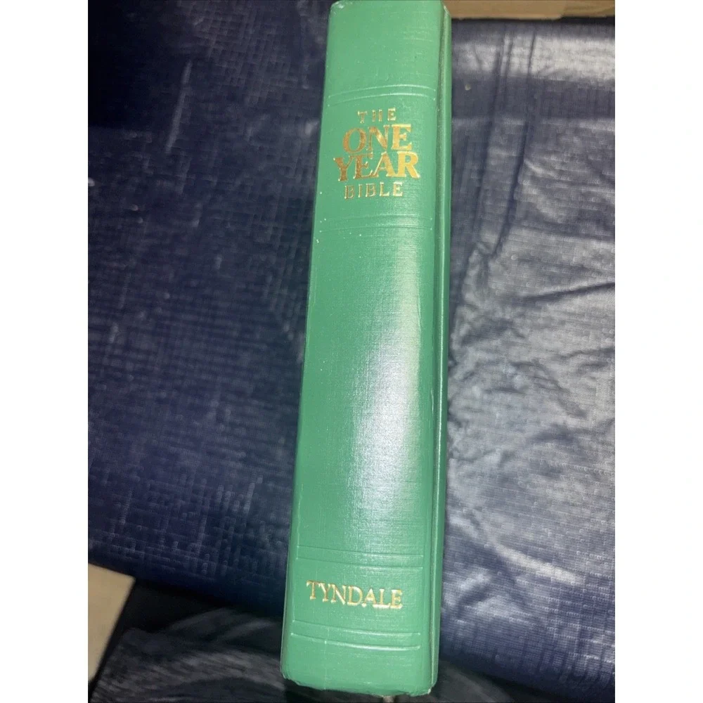 One Year‎ Bible (1985, Hardcover)